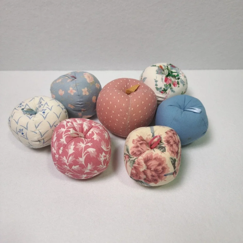 VTG Quilted Apple Pin Cushions Set of 7 Floral Sewing Decor Primativ Cottagecore